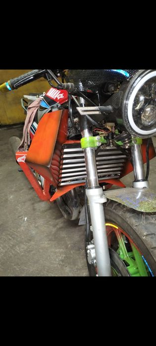 Ямаха FZ750 все працює, по ціні китайця