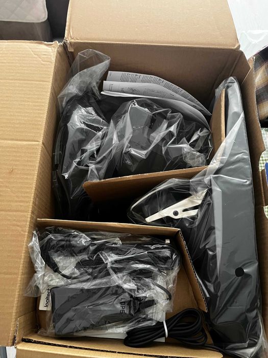 Logitech G29 Driving Force - NOVO