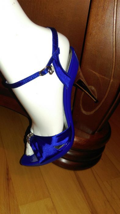Niebieskie buty rozmiar 39