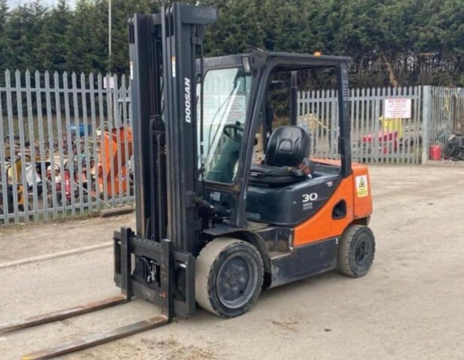 Doosan D30 Pro triplex  Wózek widłowy doosan 2013 D30 Pro triplex diesel