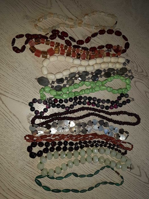 Бусы из натурального камня