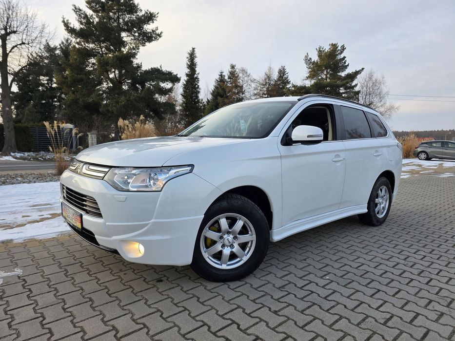 Mitsubishi Outlander Klimatronic 4x4 Ksenon  7 Osób Pełen Serwis Bezwypadkowy