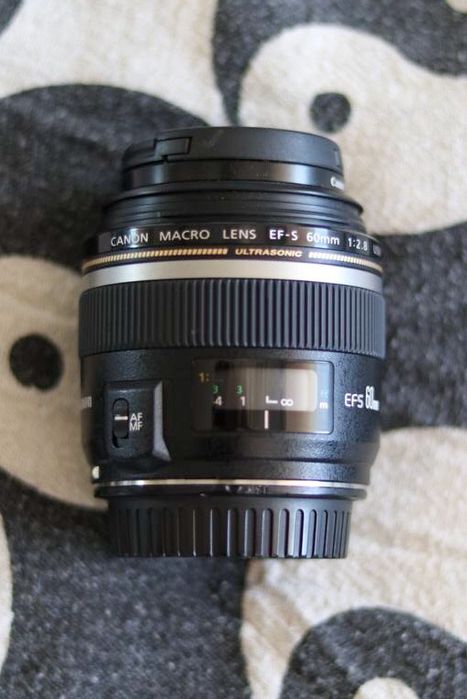 CANON MACRO LENS EF-S 60mm 1:2.8 + CANON ZOOM LENS EF-M 18-150mm