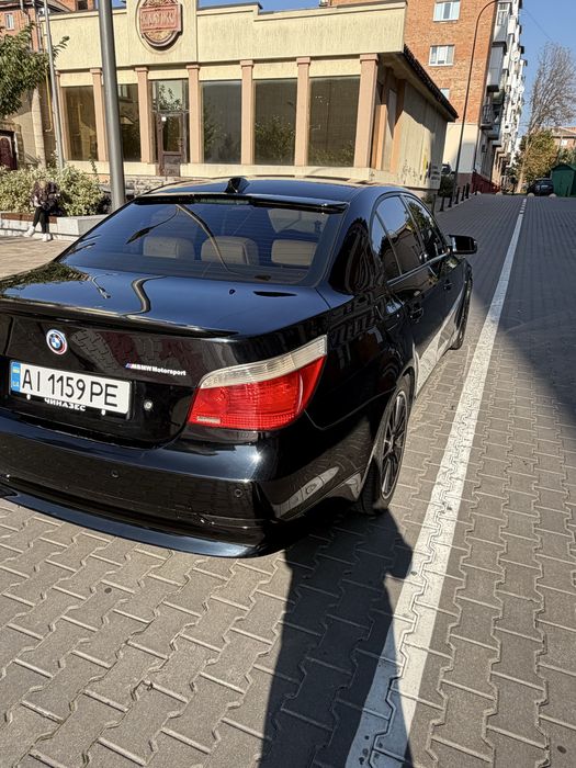 BMW E60 2.5 газ/бенз 2005 автомат