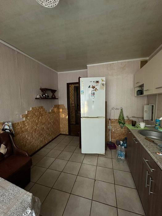 Сдаю в долгосрочную аренду двухкомнатную квартиру .