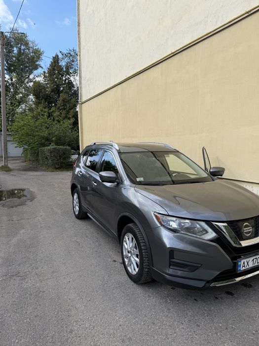 Продам надійний кросовер Nissan Rogue у відмінному стані! Вкладень не потрубує, комплектація відмінна для SV AWD