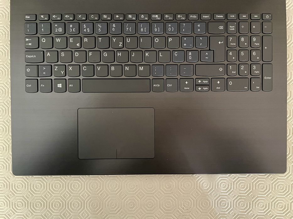 Computador Portátil Lenovo 320-15ISK