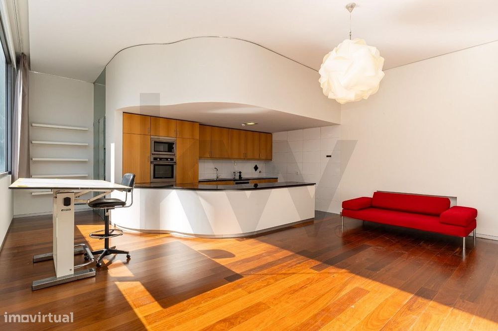 Apartamento T1 para arrendamento no Edifício Boapor II, Avenida do Bes