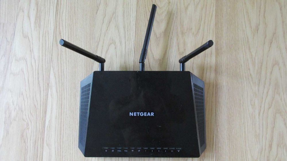 Router bezprzewodowy NETGEAR model R6400v2
