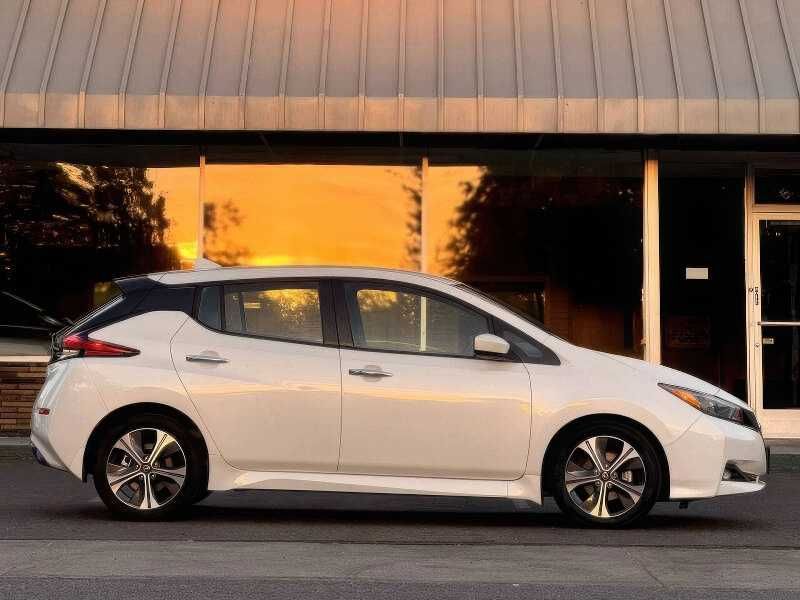 2022 Nissan LEAF SV
