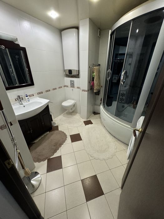 Продам 2 кімнатну квартиру по вулиці Товариська 66а