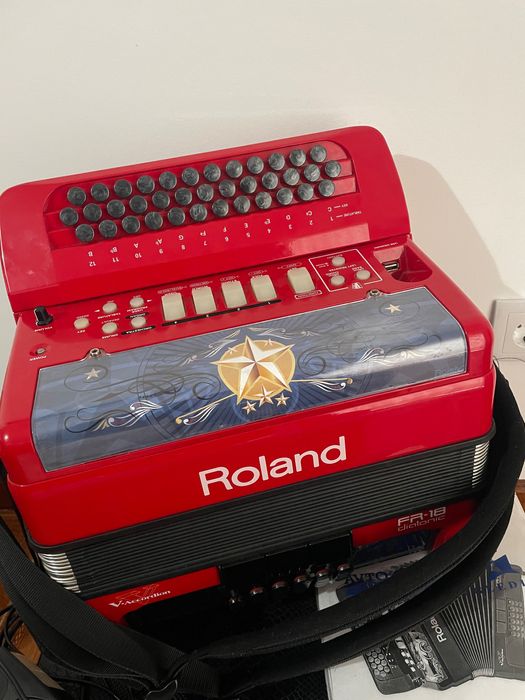 Concertina Roland Fr 18