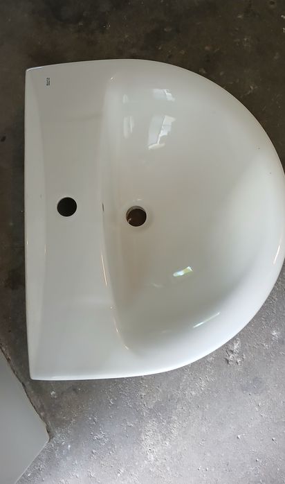 Umywalka ceramiczna Roca