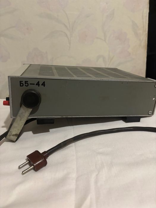 Джерело живлення постійного струму Б5-44.