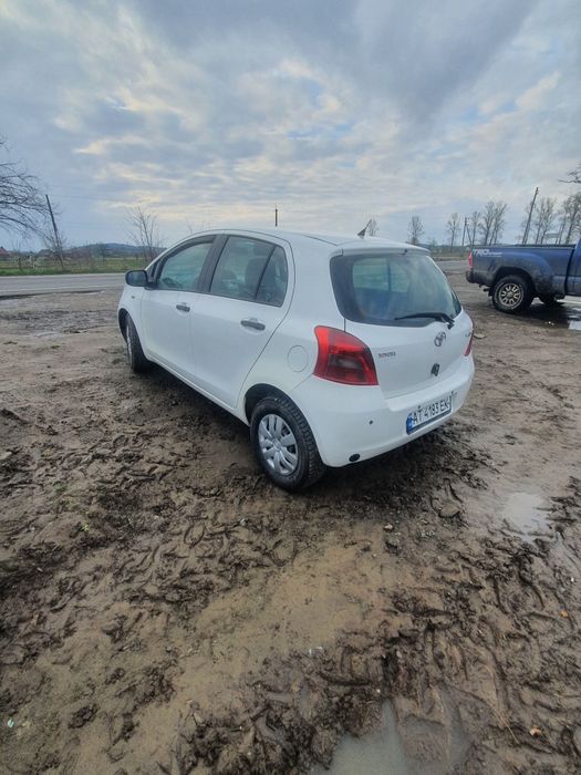 Продам тойота яріс