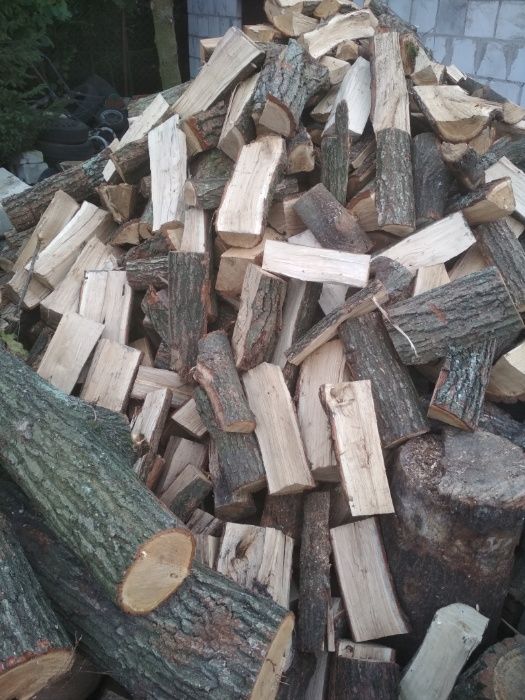 drewno opałowe drzewo pocięte i porąbane , dąb, brzoza