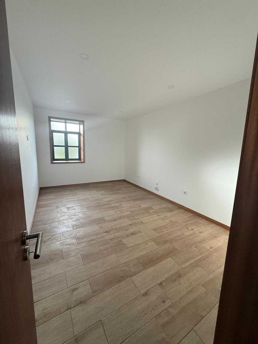 Arrenda-se moradia T2 Remodelada em Loureiro