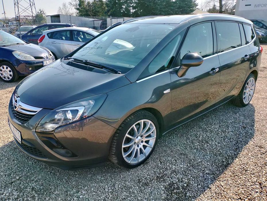 Opel Zafira C 2.0cdti 131KM 7-osobowy BiXenon 18" 2x kpl. kół Import już w PL