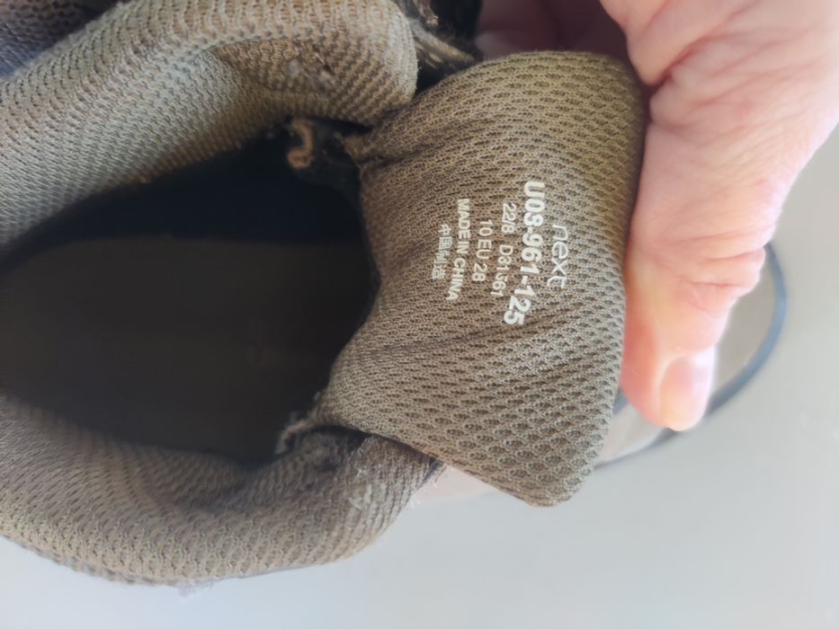 Продам дитячі демісезонні кросівки фірми Next