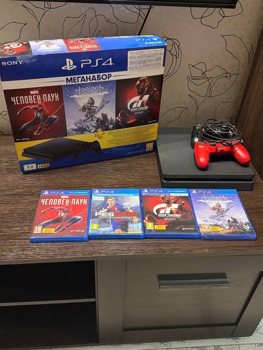 Продам приставку PlayStation 4 slim