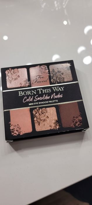 Nowa paleta born this way too faced