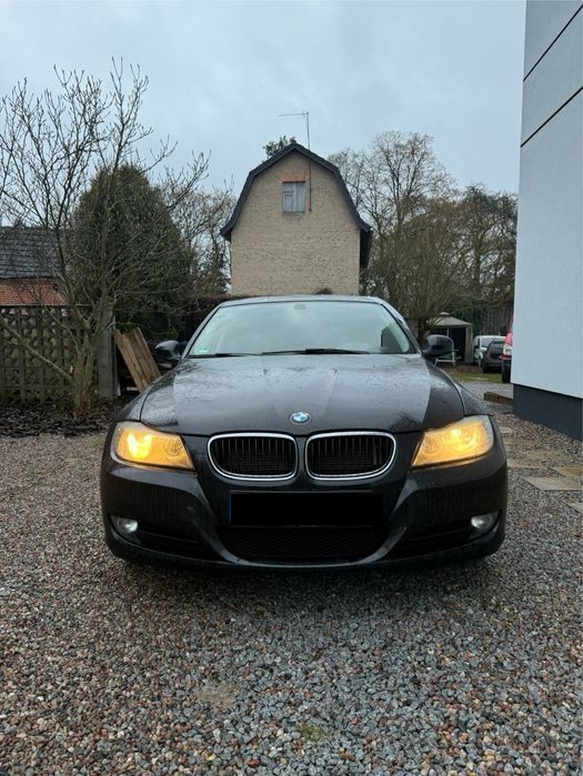 Bmw e90 lift 318i 2010