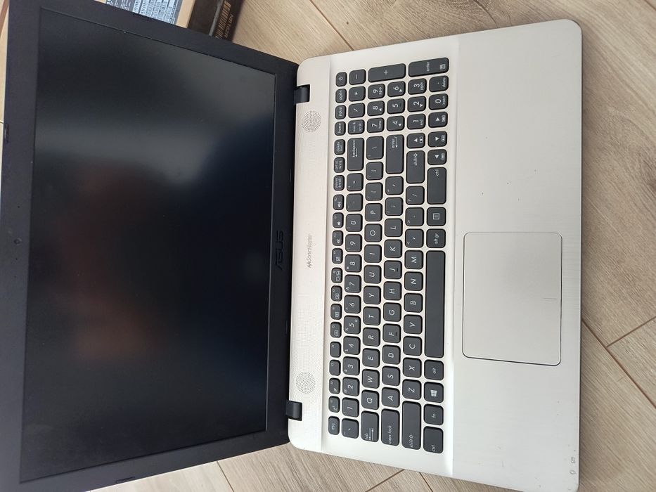 Laptop Asus X541U