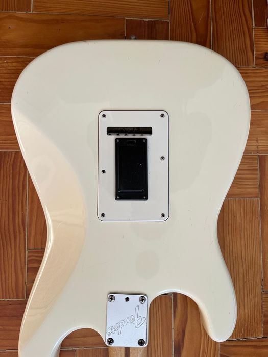 Fender Strat Deluxe with Rosewood Fretboard Olympic WHITE
