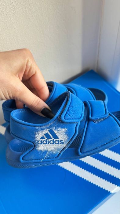 Сандалі від Adidas