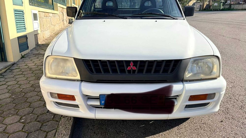 Carrinha Mitsubishi L200 2.5TD
