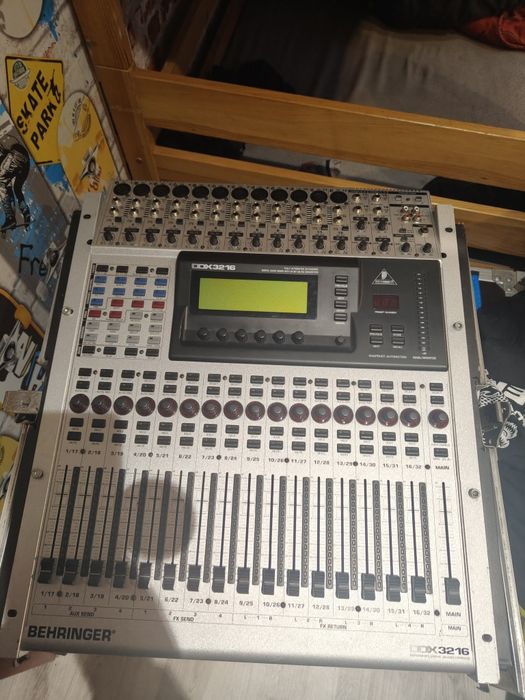 Cyfrowy Behringer DDX32/16