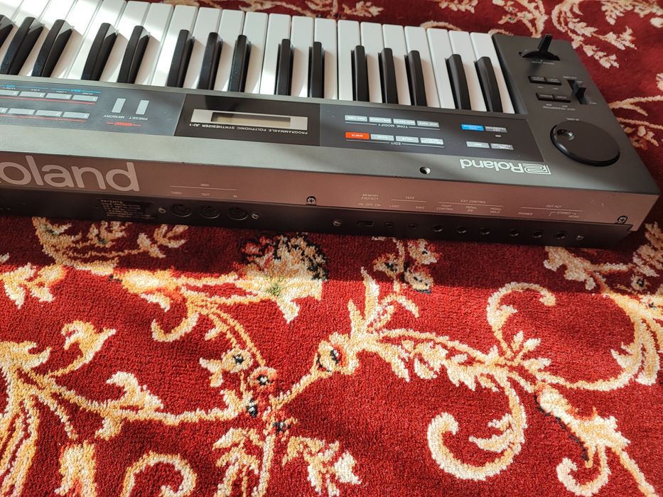 Roland Alpha Juno 1