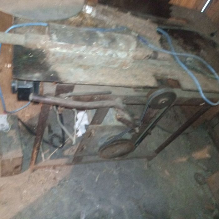 Продам циркулярку 220v