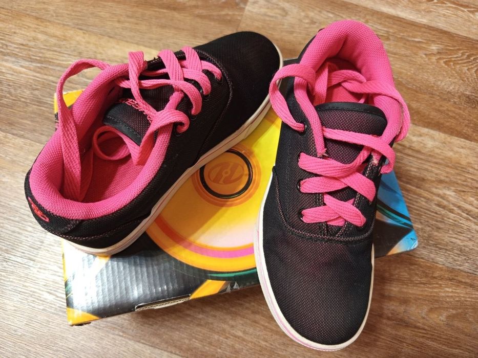 Кросівки, ролики Heelys
