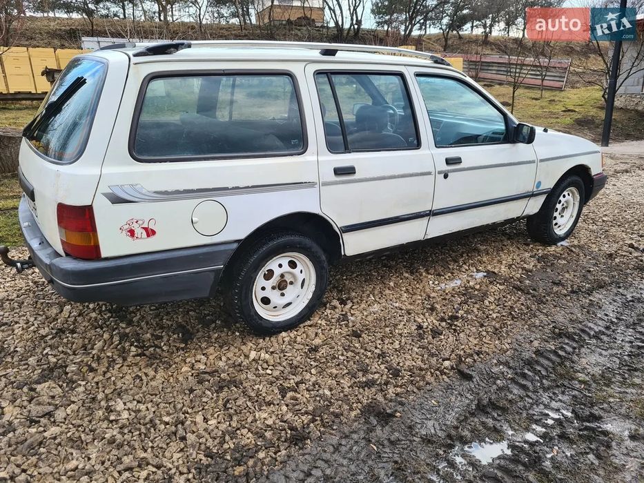 Продається авто Ford Sierra.