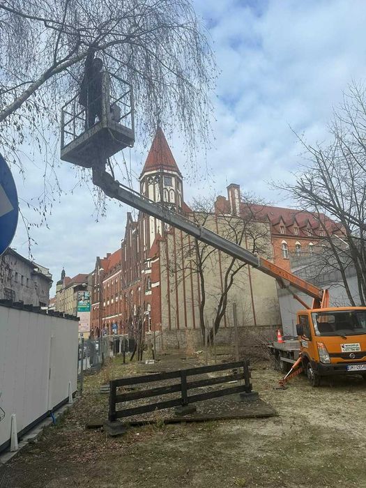 Zwyżka Pyskowice podnośnik koszowy wynajem od 12 do 35m