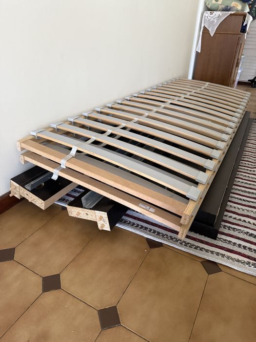 Cama de casal com estrado