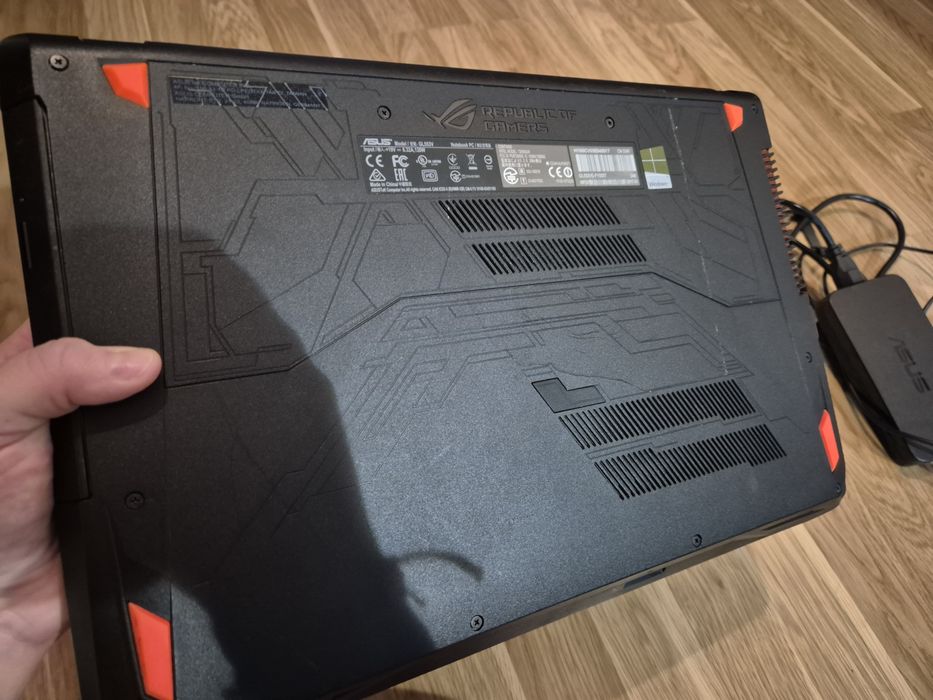 Laptop gamingowy ASUS ROG Starch GL553VD – i5 / 8GB RAM / 1TB HDD / 4GB VRAM / Win 10