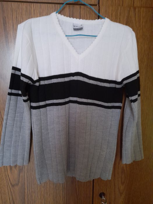Sweter damski w paski