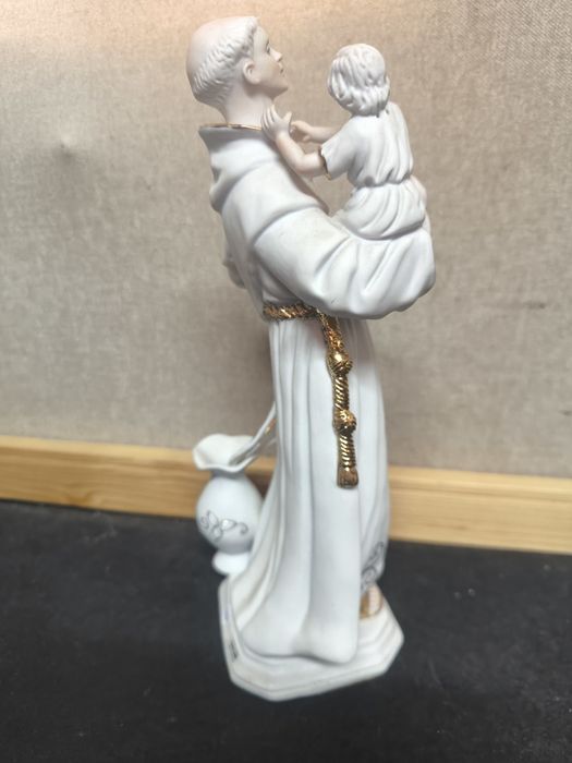 Estatueta Santo António com Menino Jesus Porcelana
Bela peça decorativ