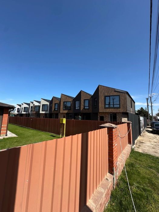 Центр Бучі- Таунхаус з газом та центральними комунікаціями!