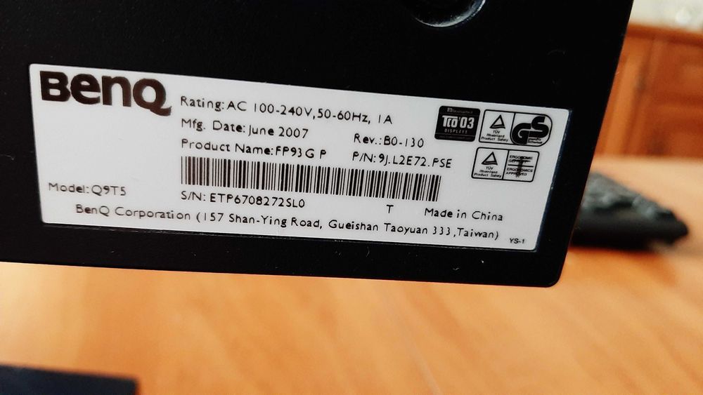 Monitor 19"   Benq FP93G P    1280x1024  matryca MVA