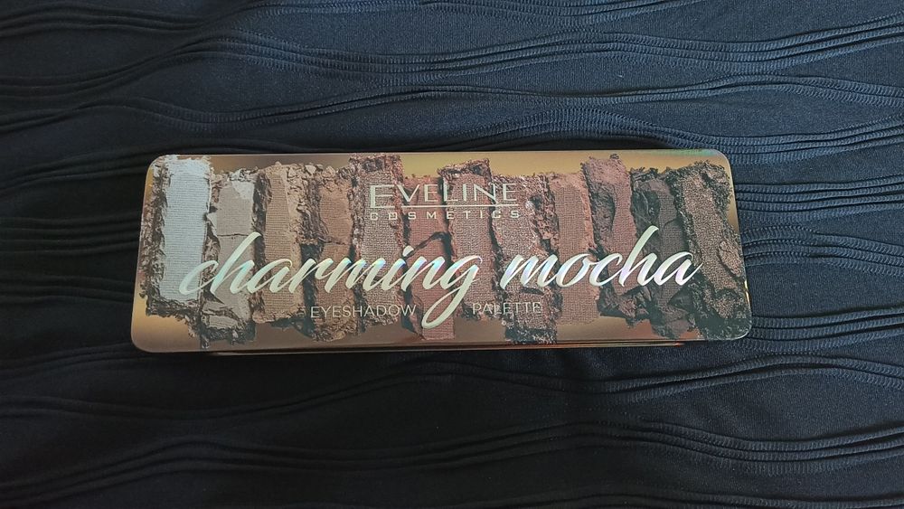 Paleta cieni do powiek Eveline charming mocha
