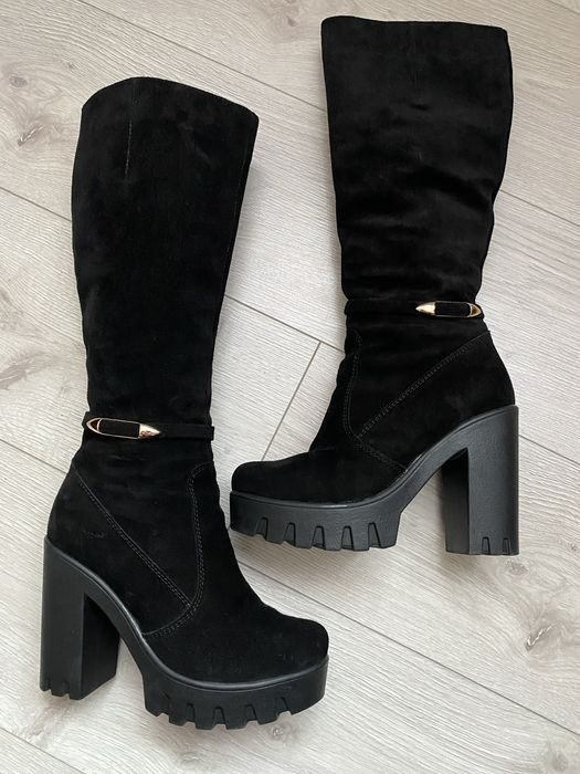 Зимові замшеві сапожки