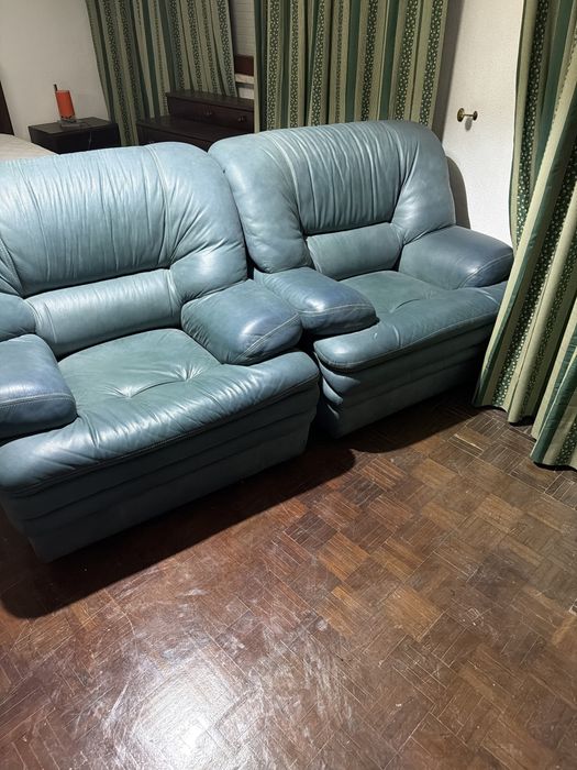 Conjunto de sofas de pele