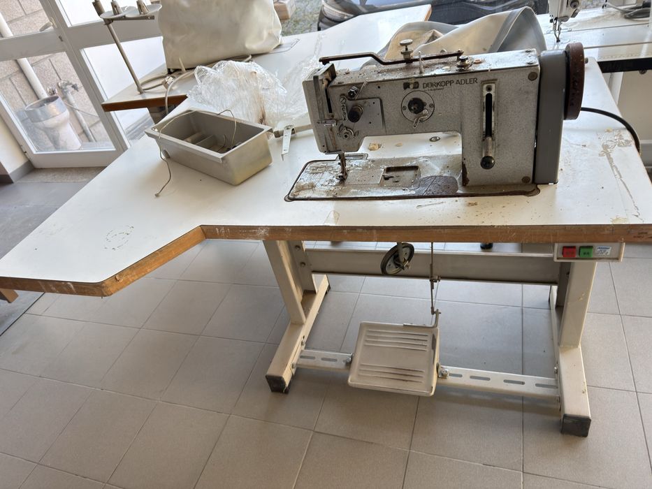 Máquina de Costura Industrial Dürkopp Adler
