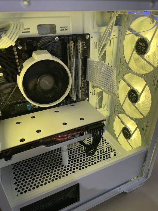 Mini Torre Gaming RX 6700xt | Ryzen 7 3700x | 16GB RAM | 500GB m.2 ssd