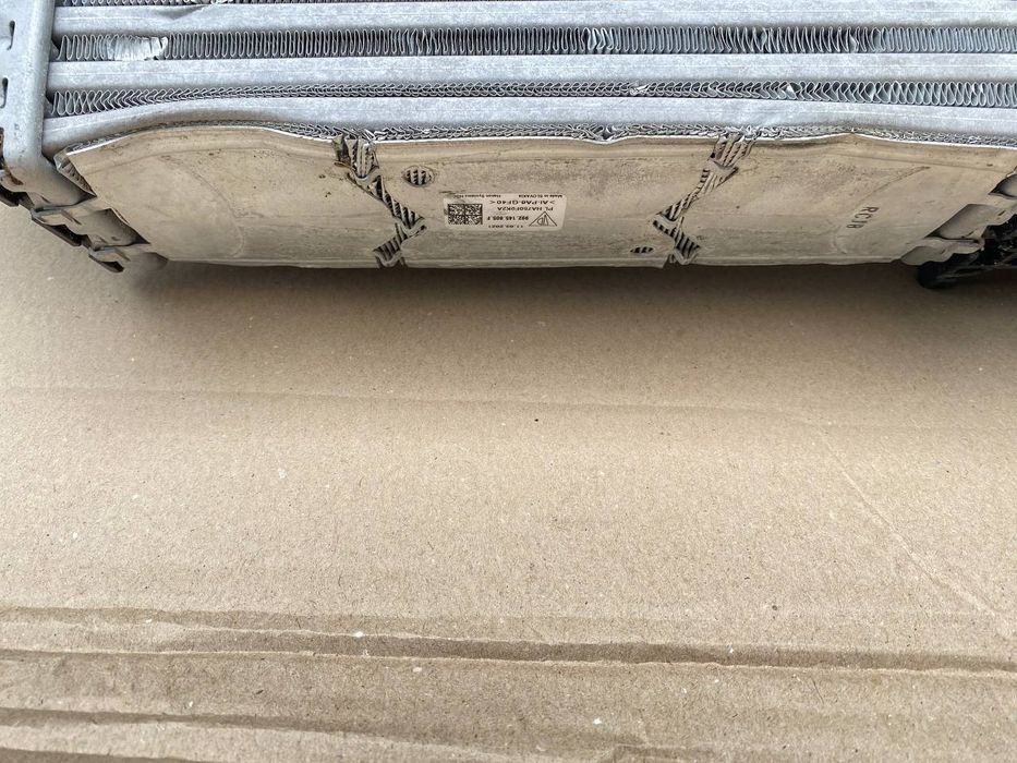 992145805f Porsche 992 радиатор интеркулер