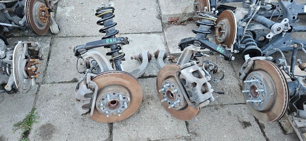 RAM 1500 V 5 2019- 4X4 5.7 HEMI Kompletne zawieszenie prawe lub lewe Zwrotnica Wahacze Amortyzator Kopyto 68265013AA 68277312AC 68265014AA 68277312AC