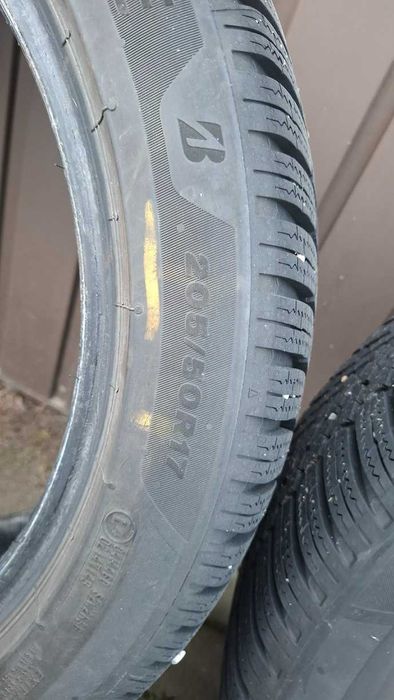 Bridgestone Blizzak 6 205/50 R17 93 V XL